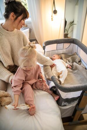 Дитяче ліжечко Momi SMART Bed 4-в-1 до 15 кг, приліжкове ліжечко для немовлят з матрацом, регульована висота, сірого кольору, одномісне