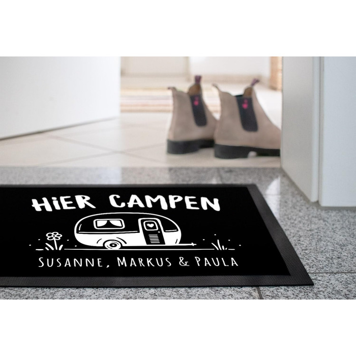 Персоналізований килимок для кемпінгу з іменем родини, чудовий подарунок для власників караванів, нековзний та миється, чорний, 60x40 см, ідеально підходить для кемпінгу.