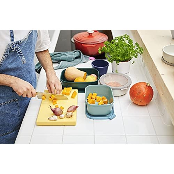 Кругла прямокутна миска Mepal Multi Bowl - Посуд для мікрохвильової печі - Підходить як герметична коробка для зберігання в холодильнику, посуді для мікрохвильової печі та як контейнер для зберігання продуктів - 2000 мл - Яскраво-синій