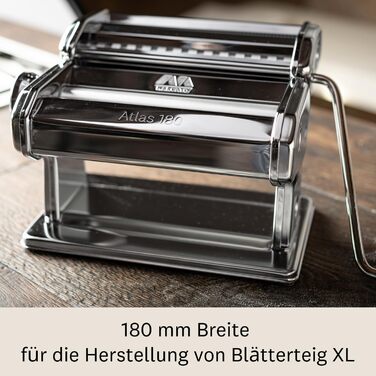 Макаронна машина Marcato Atlas 180 з насадкою для різання, 3 формати макаронних виробів лазанья (ширина 180 мм), фетучіні (6 мм) і тальоліні (1,5 мм), виробництво Італія, срібна макаронна машина Atlas 180