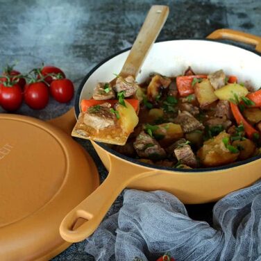 Чавунна каструля Mahlzeit 4,4 л помаранчева, кругла емальована чавунна сковорода з кришкою чавунна каструля, підходить для індукці