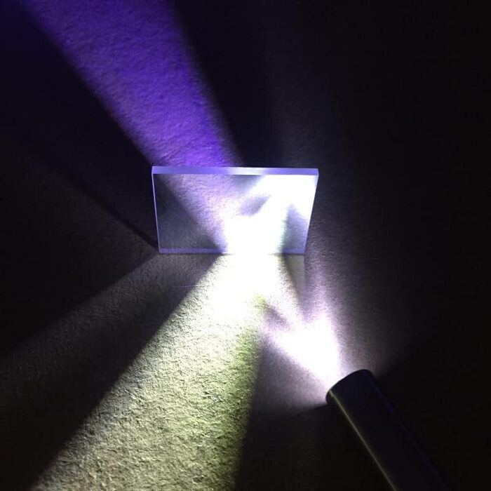 Скляна пластина дільника променя Призма дільника променя 46 * 57 * 0,5 мм Коефіцієнт розщеплення 50/50 Джерело світла Промінь видимого світла Скло плоске