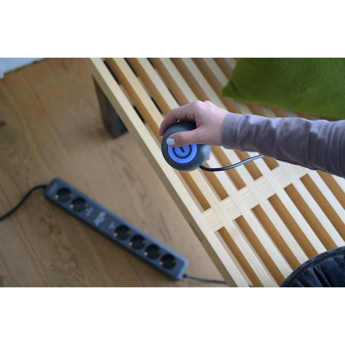 Вимикач Plus багаторозеток 6-місний (багаторозеток з 2 постійними та 4 перемикаючими розетками, ножний вимикач з підсвічуванням) а