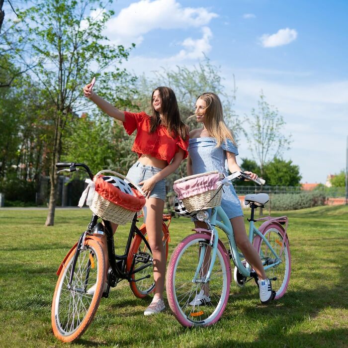 Дитячий велосипед Goetze Mood 26 дюймів, 17-дюймова алюмінієва рама з кріпленням, 6-швидкісний перемикач швидкостей, подвійні V-подібні гальма, світлодіодне освітлення, кошик з ротанга, комфортне сідло, з бічною підставкою та дзвінком, світло-блакитний