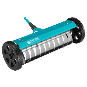 Вертикутер Boy ручний вертикутер для видалення моху, бур'янів та повсті з газону, ширина захвату 32 см, з міцними колесами та регульованою віссю для полегшення роботи (3395-88). Вертикутер Boy (32 см), одинарний.