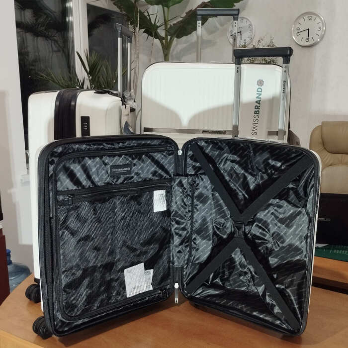 Валіза Swissbrand Malden (S) White (SWB_LHMAL889S)