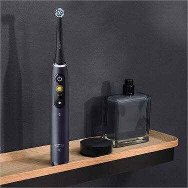 Електрична зубна щітка Oral-B iO Series 8, 6 режимів чищення зубів, магнітна технологія, кольоровий дисплей і дорожній футляр, чорний онікс