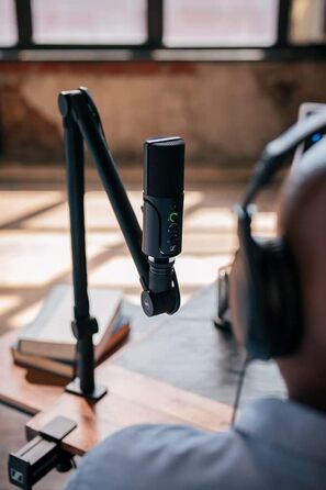 Стрімінговий набір Sennheiser Profile USB-C мікрофон, пантограф із кабель-менеджментом, кабель USB-C 3м та чохол для зберігання Чорний (700100)