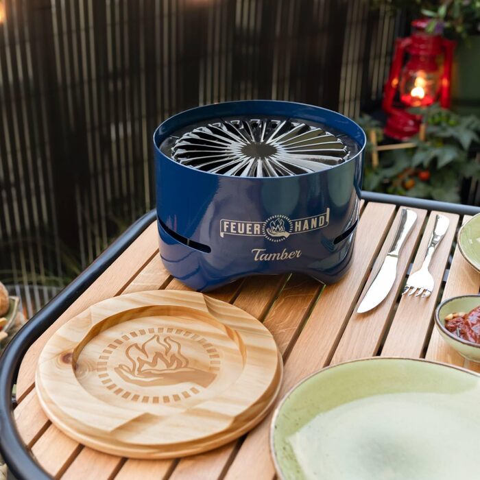 Настільний гриль Feuerhand Tamber синього кольору Емальована решітка для гриля З антипригарним покриттям Горіння з низьким рівнем диму Зливні канавки для мастила та рідин, що подаються зі столом гриль на вугіллі