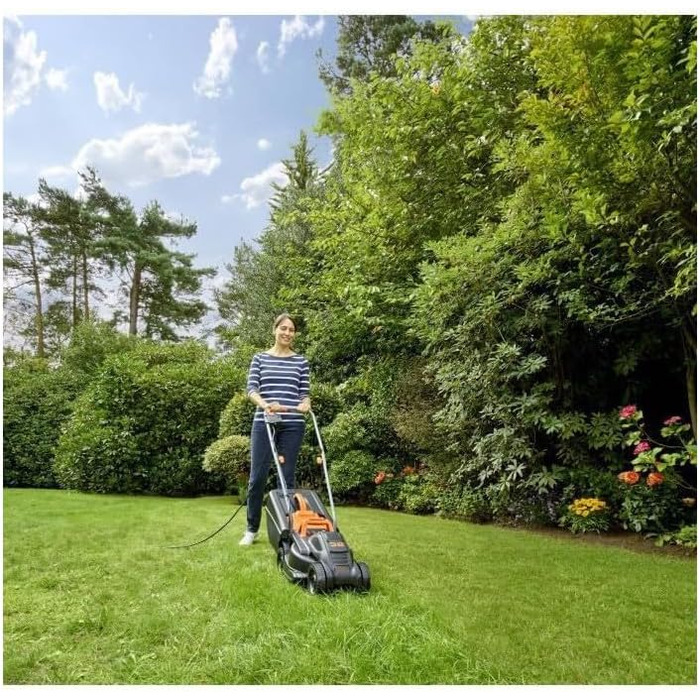 Електрогазонокосарка BLACKDECKER 1000 Вт, ширина 32 см, 3 регулювання висоти, травозбірник 30 л, BEMW351-QS