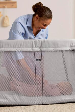 Дорожнє ліжечко BabyBjrn Light, сріблясте