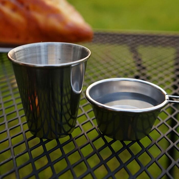 Набір з 4 маленьких портативних винних келихів Amosfun з нержавіючої сталі, 50 мл, для кемпінгу та використання на свіжому повітрі з сумкою для зберігання, що складаються, без запаху, колір A