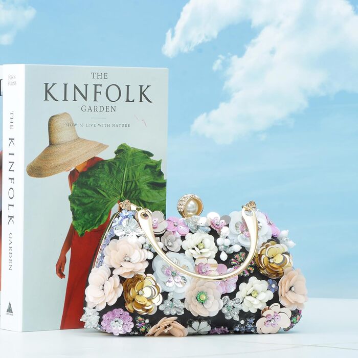 Елегантна жіноча сумочка Квітуча краса з 3D квітковою вишивкою клатч на ланцюжку для вечірок, весіль та урочистих подій (чорний)