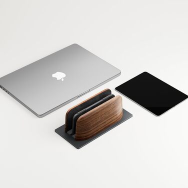 Вертикальна підставка для ноутбука з двома слотами, горіхове дерево. Регульована ширина, сумісна з MacBook та іншими ноутбуками.