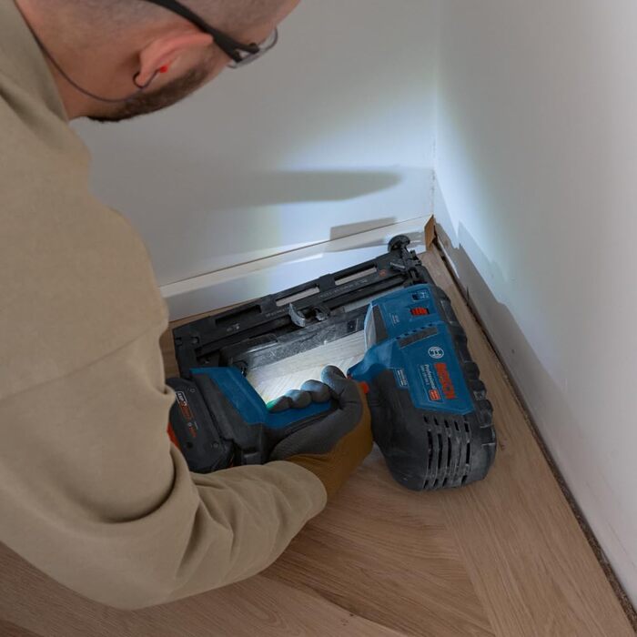 Акумуляторний цвяходер Bosch Professional 18V System GNH 18V-64-2 (однозарядний, підходить для таких цвяхів 32-64 мм, 16 ga (1,6 м