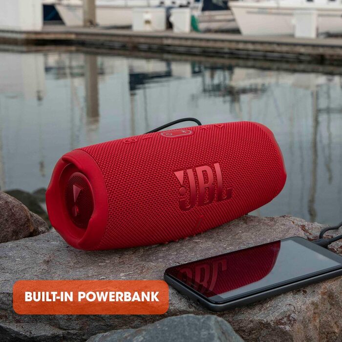 Колонка JBL Charge 5 білого кольору - Водонепроникний портативний бумбокс з інтегрованим банком живлення - Один заряд акумулятора