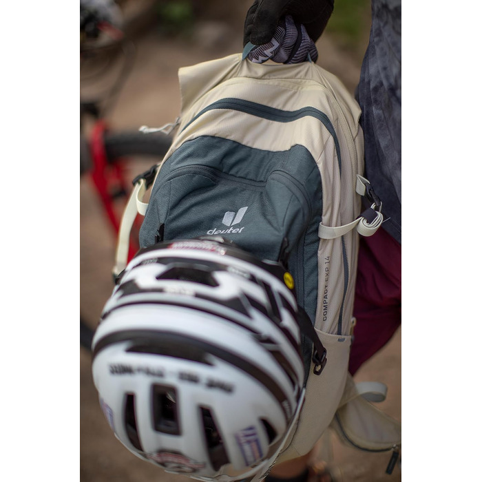 Велосипедний рюкзак Deuter Compact EXP 14 графітово-чорного кольору