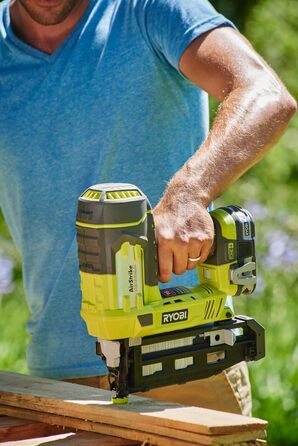 Акумуляторний цвяходер Ryobi R18N16G-0 (без акумулятора, зі світлодіодним підсвічуванням, затискачем для ременя, одноразовим і без