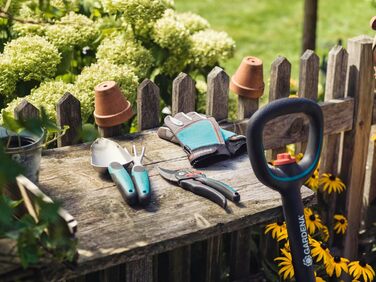 Садові ножиці Gardena B/M Ножиці для дерев, безпечні для рослин, з обхідним лезом для гілок та сучків, максимальний діаметр різання 24 мм, вбудована пружина в ручці, верхнє лезо з антипригарним покриттям (8904-20) Діаметр різання 24 мм (M) Обхідне лезо