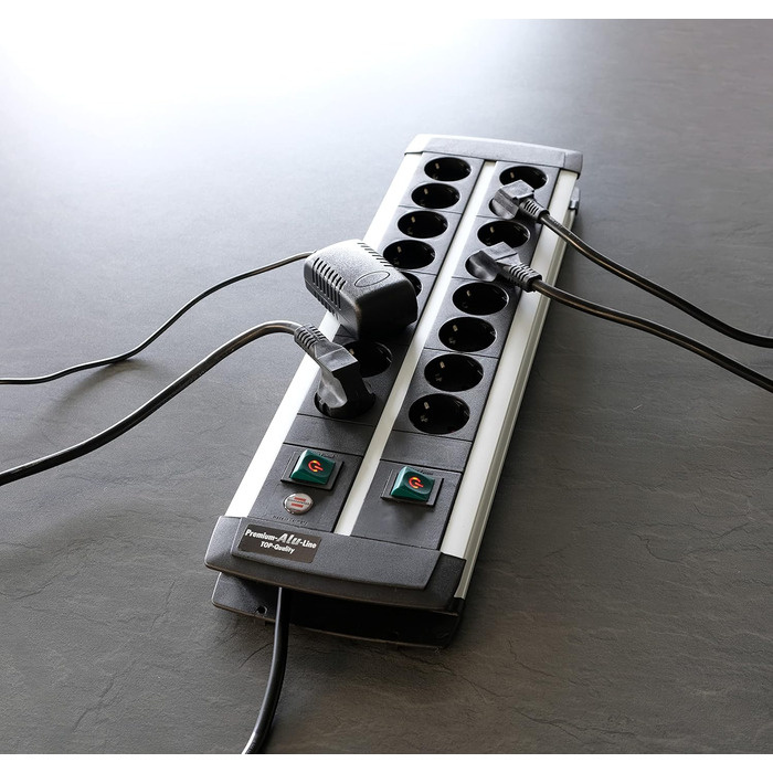 Розетковий подовжувач - багаторозеткова розетка з високоякісного алюмінію (з 2 вимикачами на 8 розеток кожен і кабелем довжиною 3