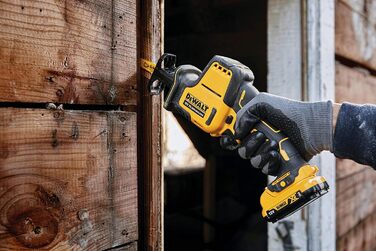 Компактна акумуляторна пила Dewalt DCS312NT (безщітковий двигун, електронне регулювання частоти обертання, заміна полотна без інст