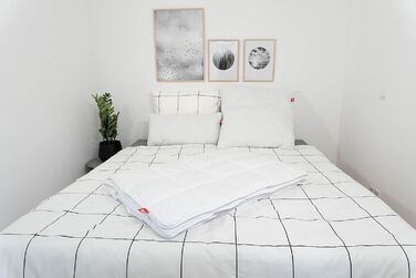 Всесезонна ковдра Medicate 135x200 см - Терморегулююча гіпоалергенна ковдра 135x200 - Стьобана ковдра з дихаючого волокна - Можна прати при температурі до 95C - Зроблено в Німеччині Всесезонна ковдра 135 x 200 см