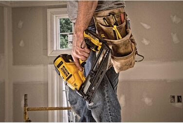 Акумуляторний цвяходер Dewalt 18В DCN660D2 (енергія удару 48 Дж, довжина цвяхів 32-63 мм, ємність магазину 110 цвяхів, контактний