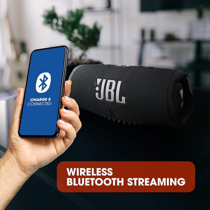 Колонка JBL Charge 5 чорного кольору - Водонепроникний портативний бумбокс з інтегрованим банком живлення - Один заряд акумулятора