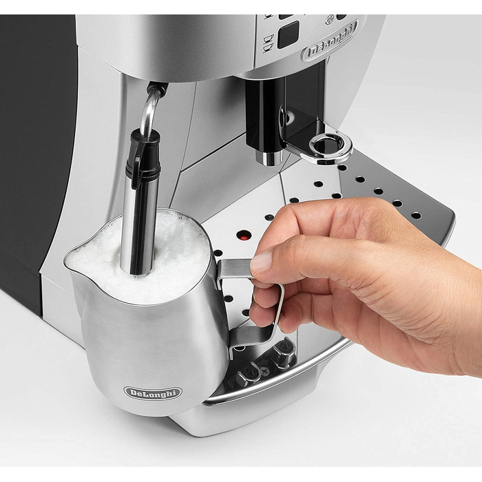 Повністю автоматична кавоварка з насадкою для спінювання молока, цифровим дисплеєм з простим текстом, функцією на 2 чашки, великим резервуаром для води об'ємом 1,8 л, 35,4 x 23,8 x 43 см, сріблястий, 22.110.SB