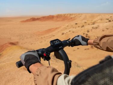 Електросамокат з допуском до експлуатації в Німеччині, запас ходу 70 км в еко-режимі, 56 км у спортивному режимі, повна підвіска, вантажопідйомність 120 кг, здатність долати нахил 25, позашляхові шини, Apple Find My, водонепроникний, 3 Pro D