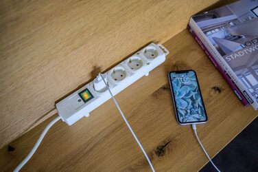 Багаторозеткова розетка 4-місна (багаторозеткова розетка з плоскою вилкою і вимикачем, багаторозеткова розетка з кабелем довжиною