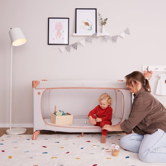 Дитяче дорожнє ліжечко hauck Dream N Play Plus XXL комплект аксесуарів з матрацом, ігровим тентом та сіткою від комах, складне та розкладне, сумка та великий вхід Dusty Mint