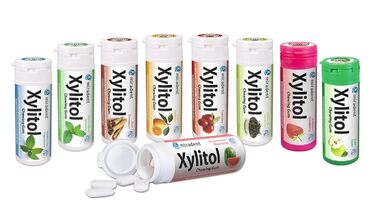Жувальна гумка miradent Xylitol Dental Care полуниця– 12 шт.