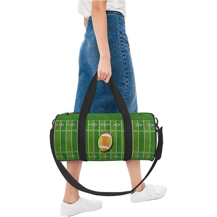 Дорожня сумка з принтом губ у чорно-білу смужку, кругла форма, великий об'єм, легка та міцна, ідеальний подарунок для походів, відпустки, ділових поїздок та іншого, з дизайном американського футбольного поля