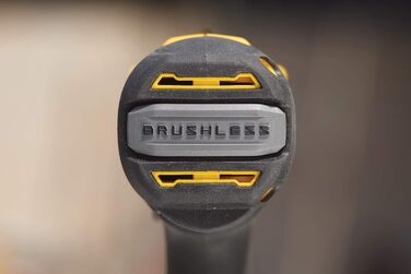 Двошвидкісний акумуляторний дриль-шуруповерт Stanley FatMax 18 В SFMCD710D2K (2,0 Ач, макс. крутний момент 60 Нм, безщітковий двиг