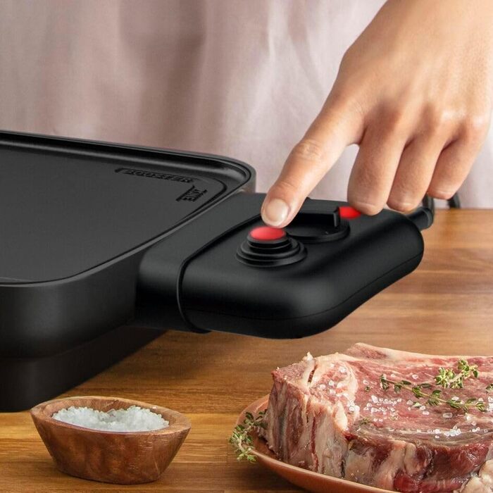Електричний гриль Tefal Plancha Booster CB6428, 2200 Вт, збільшена робоча поверхня, Boost-зона, 6 рівнів температури, суцільна гриль-платформа, піддон для жиру, Thermo-Spot, чорний