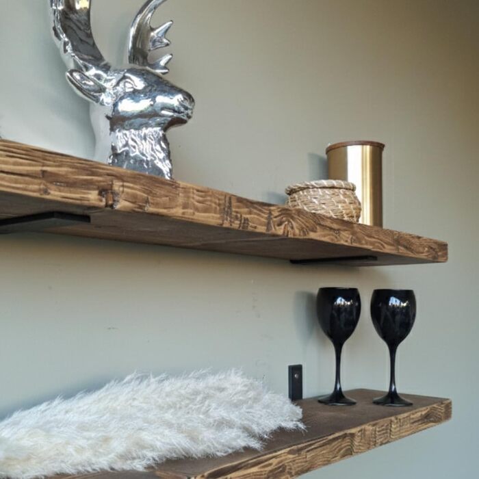 Антикварна настінна полиця з масиву дерева полиця у вінтажному стилі зістареного вигляду плаваюча або зі сталевими кронштейнами кухня, вітальня, тераса (100 см)