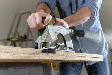 Акумуляторна портативна циркулярна пила RYOBI 18 V ONE R18CS-0 (отвір ø 16 мм, глибина різання до 52 мм, частота обертання на холо