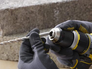 Двошвидкісний акумуляторний ударний дриль-шуруповерт Stanley FatMax 18 В SFMCD721D2K (2,0 Ач, макс. крутний момент 80 Нм, безщітко