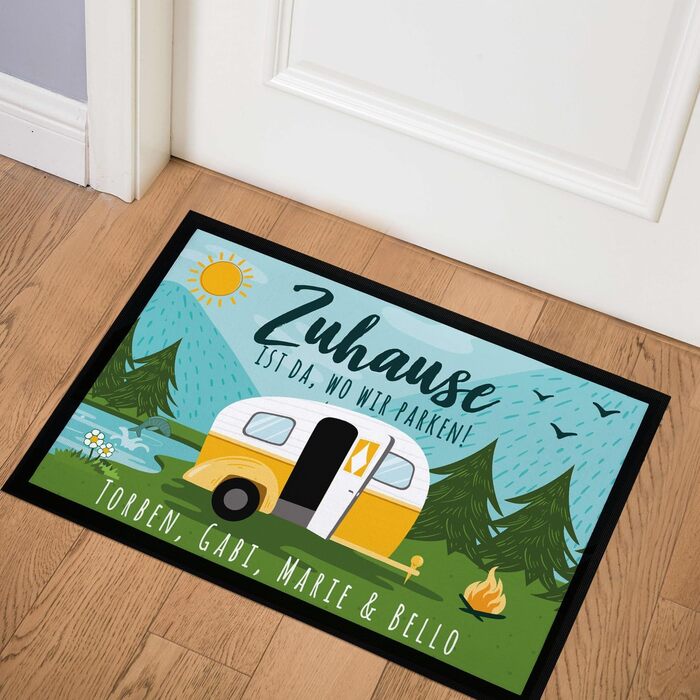 Персоналізований сімейний килимок для дверей з іменами. Дім там, де ми паркуємося. Для кемпінгу, каравану, нековзний та миється. Чорний, 60x40 см. Дім, чорний