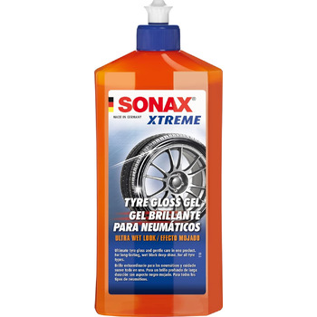 Гель для шин SONAX Xtreme Tire Gloss Gel (500 мл) надає всім типам шин неперевершений чорний глянцевий мокрий вигляд. Артикул 02352410-544 Одномісний