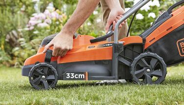 Акумуляторна газонокосарка BlackDecker BCMW3318N (працює від 2 шт. 18В акумуляторів, ширина зрізу 33 см, для малих і середніх газонів площею до 250 м, 5-позиційне регулювання висоти, поставляється без акумулятора та зарядного пристрою)