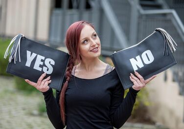 Клатч styleBREAKER з принтами ТАК та НІ, китицею на блискавці, ручкою для носіння на руці та знімним ремінцем, жіночий 02012078, колір Білий/Темно-синій