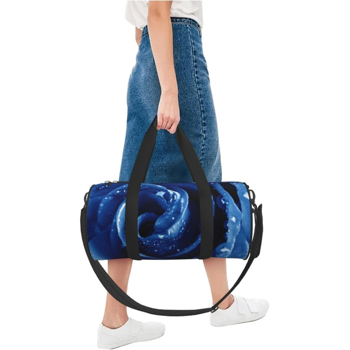 Спортивна сумка, дорожня сумка, красива блакитна троянда, ілюстративний принт, сумка для подорожей на ніч, чорна, універсальний розмір, сумка для подорожей