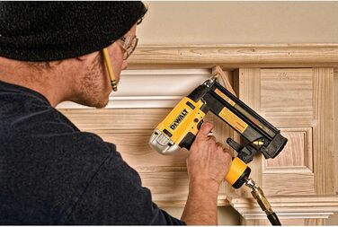 Пневматичний цвяходер (для вертикальних цвяхів 15-50 мм, безмасляний, з регульованою системою розблокування - одинарний або контак