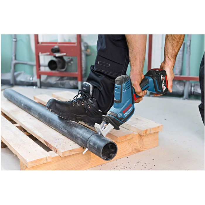 Акумуляторна пила GSA 18 V-LI C (компактна версія, вкл. 3 пиляльних полотна, без акумулятора/зарядного пристрою, L-BOXX) без акуму