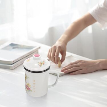 Емальована кружка з чайним ситечком та кришкою, вінтажна чашка діаметром 9 см, виготовлена з міцного емальованого матеріалу для чаю та води, побутова кружка для пиття