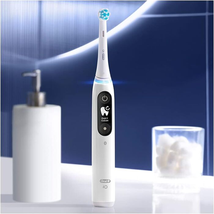 Електрична зубна щітка Oral-B iO Series 6, 5 режимів чищення для догляду за зубами, магнітна технологія, дисплей і дорожній кейс, подарунок чоловік/жінка, дизайн Braun, білий