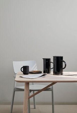 Термос Stelton EM77 об&39ємом 0,5 літра - Двостінний термос для гарячих/холодних напоїв - Термос для чаю та кави зі скляною вставкою, магнітною застібкою, кришкою, що закручується, вінтажний дизайн - 0,5 літра, чорний