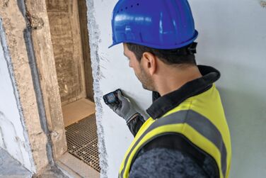 Лазерний далекомір Bosch Professional GLM 40-31 (IP 65, ударостійкий корпус, 7 режимів вимірювання, автообчислення довжини/площі/об'єму, яскравий кольоровий дисплей, сумісність з Li-Ion акумулятором)